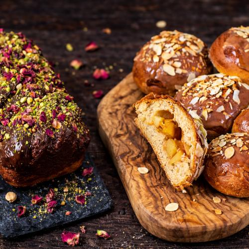 Цільнозернове здобне тісто. Булочки з яблуками. Дубайський завиванець.