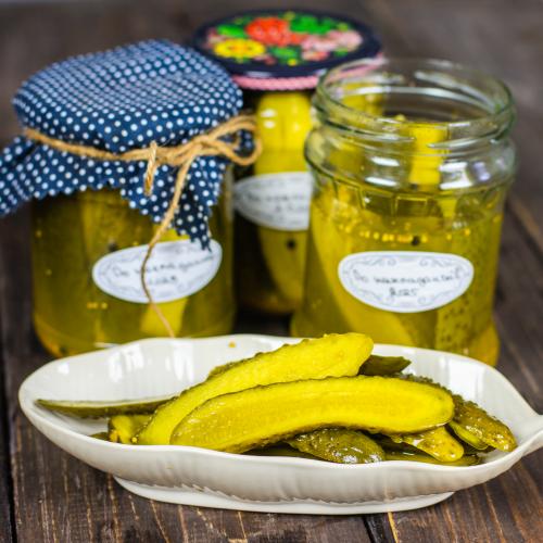 Мариновані огірки для накладанців.