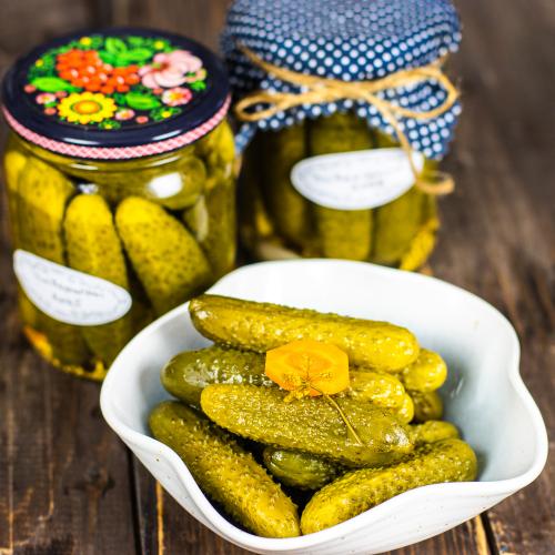 Класичні мариновані огірки.